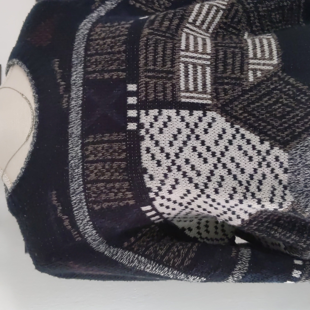 Expressions | Sweater - Picture 2 of 6